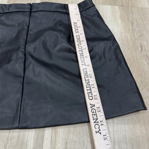 ZARA Black Faux Leather Mini Skirt Size Large Zip Up - Picture 4 of 8
